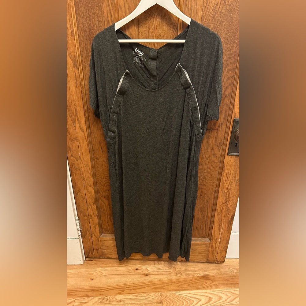 Frida mom delivery gown